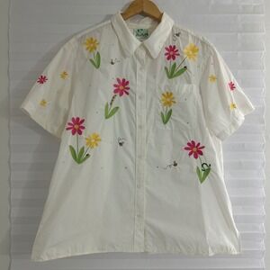 The Quacker Factory Womens 1X White Embroidered Floral Bee Button Front Shirt